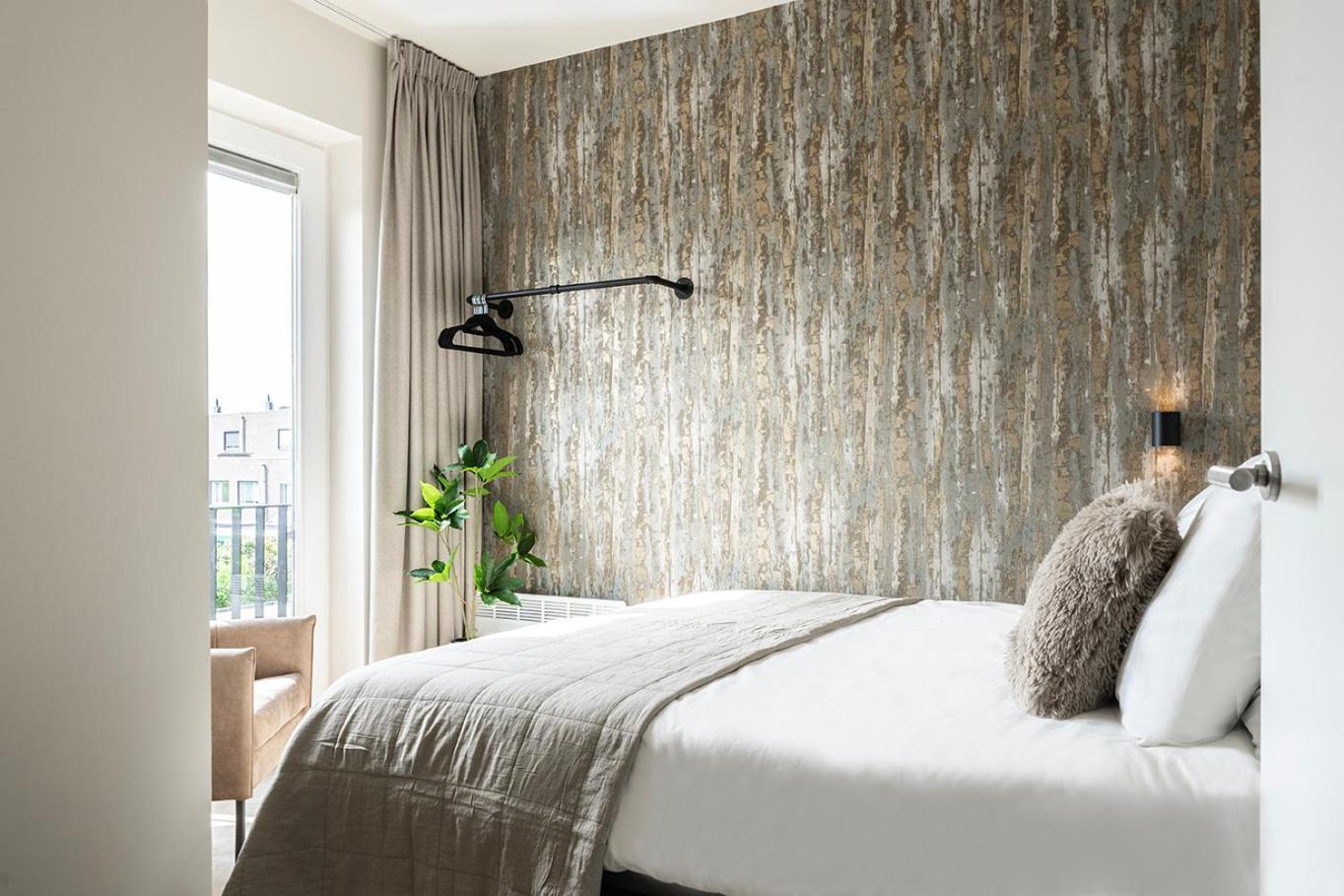 Prestigious Designer In Apartment